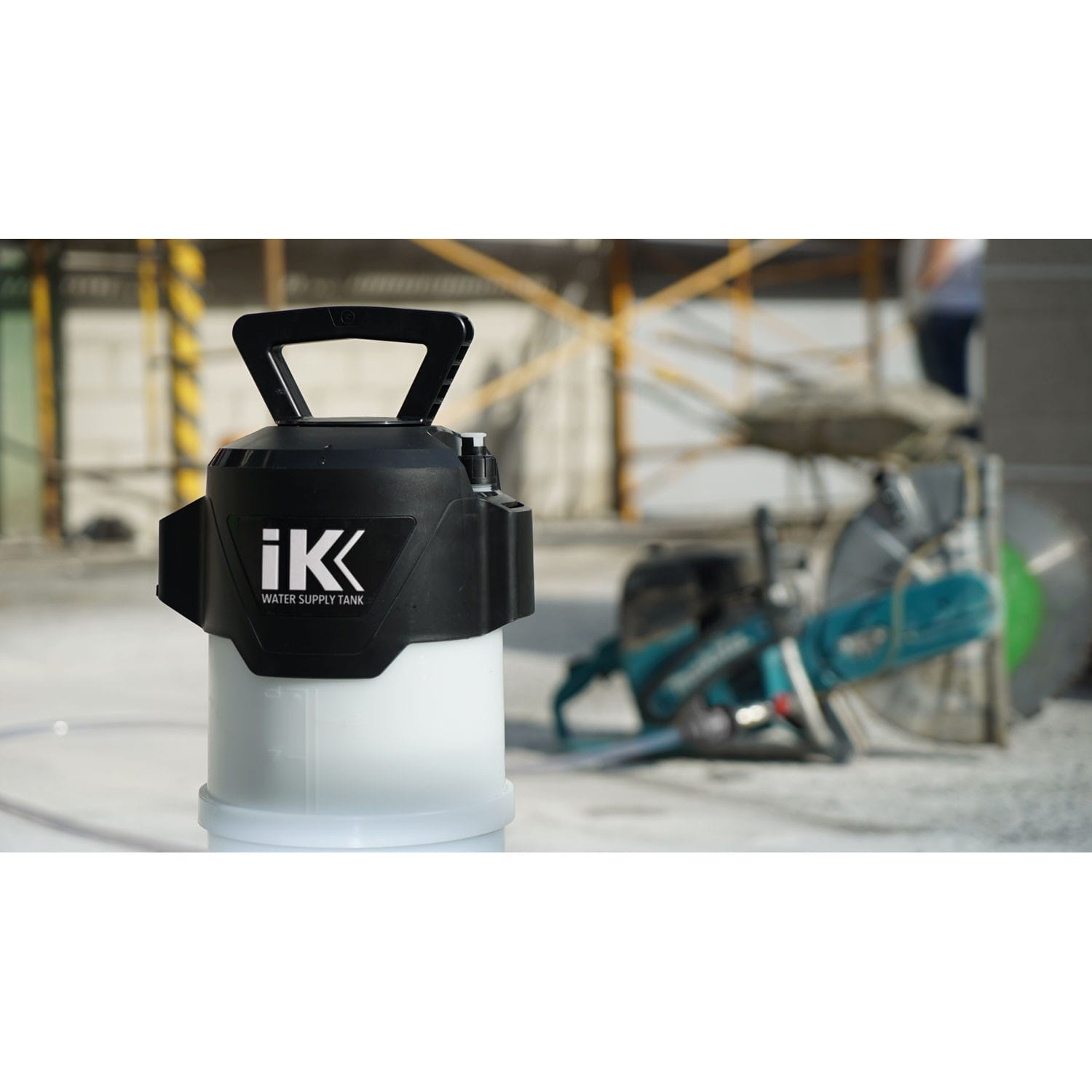 IK Water Supply Tank - 8l Pumpsprühgerät, Weiß für verschiedene Einsatzbereiche