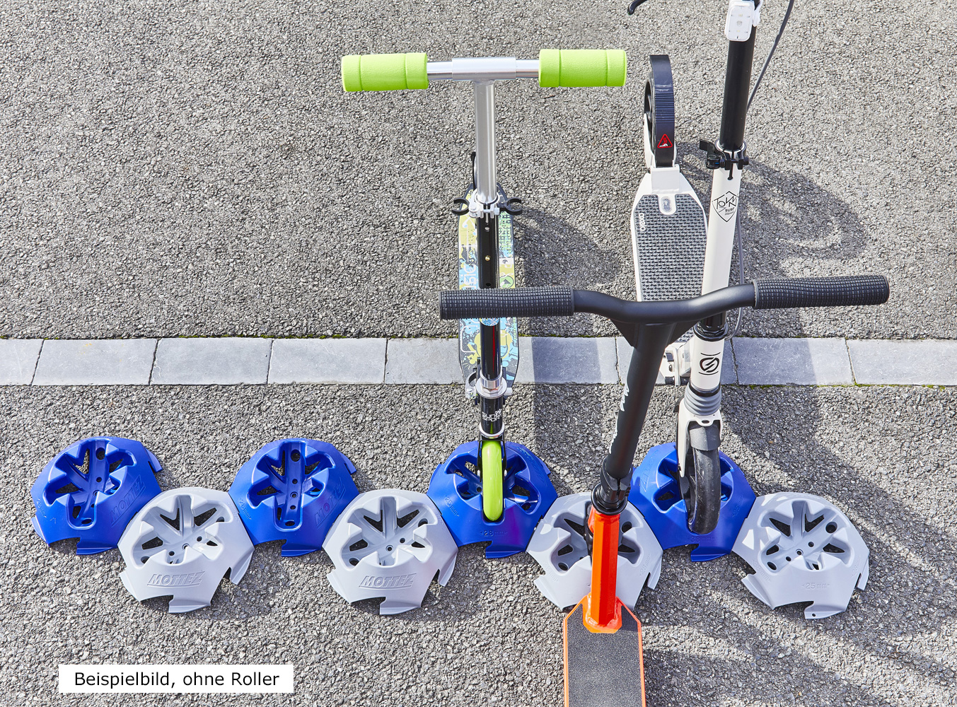 MOTTEZ Bodenständer Stellplatz in Grau, erweiterbar & frei anordnen für Roller