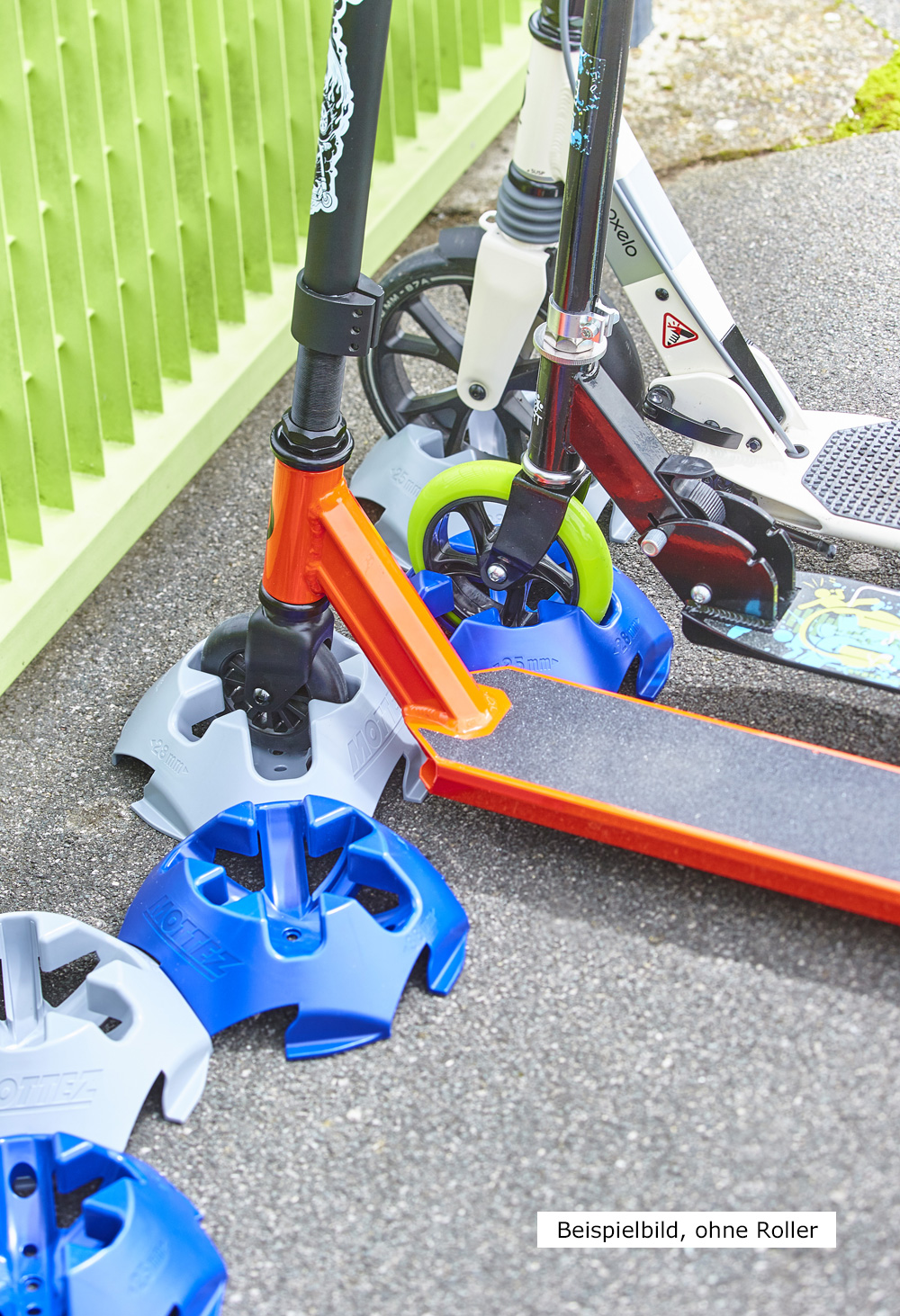 MOTTEZ Bodenständer Stellplatz in Blau, erweiterbar & frei anordnen für Roller